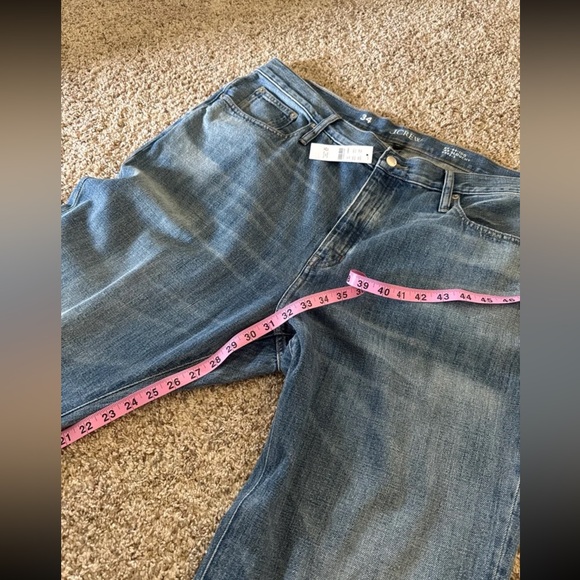 NWT J. Crew Mid-rise slouchy jean in 1984 rigid
size 34 - Picture 10 of 12